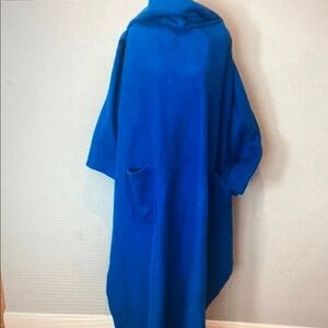 Blue Snuggi like blanket with sleeves